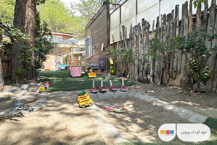 فضای بازی کارگاه های مادر و کودک پرچین